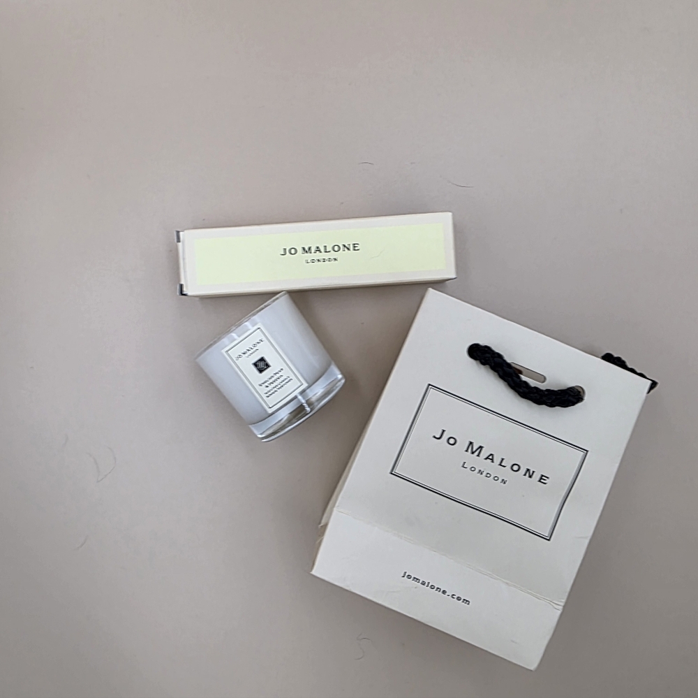 Jo Malone Cream Candle And Bonus Item with Gift Bag - Picture 2 of 2